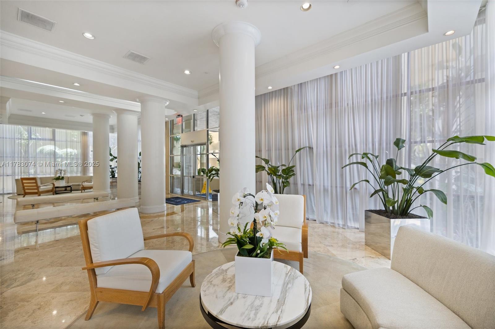 ISOLA CONDO - Residential