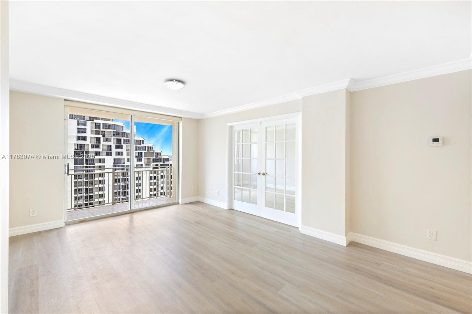 ISOLA CONDO - Residential