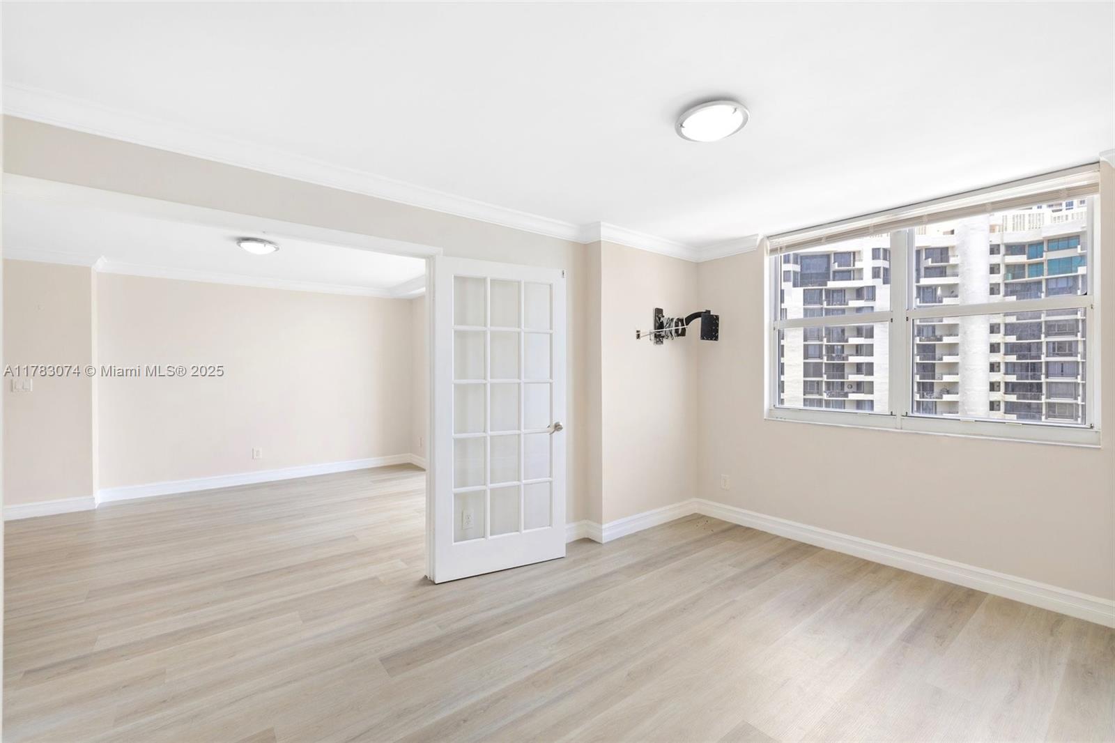 ISOLA CONDO - Residential