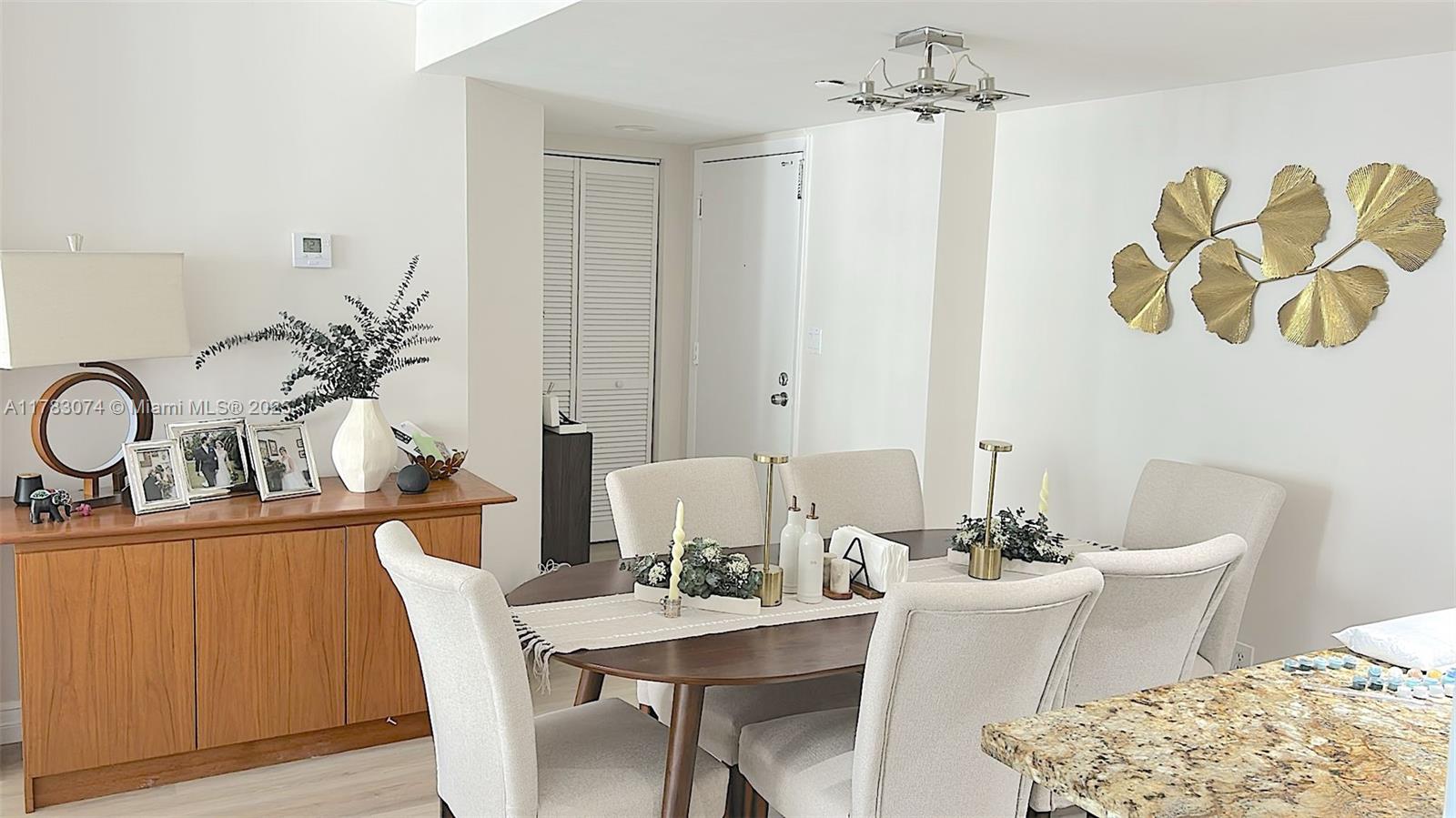 ISOLA CONDO - Residential