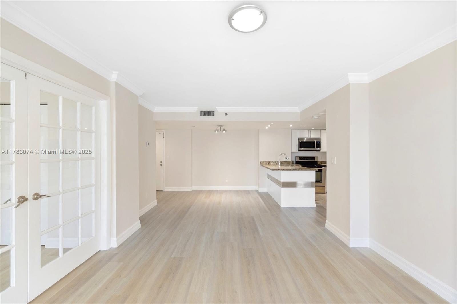 ISOLA CONDO - Residential