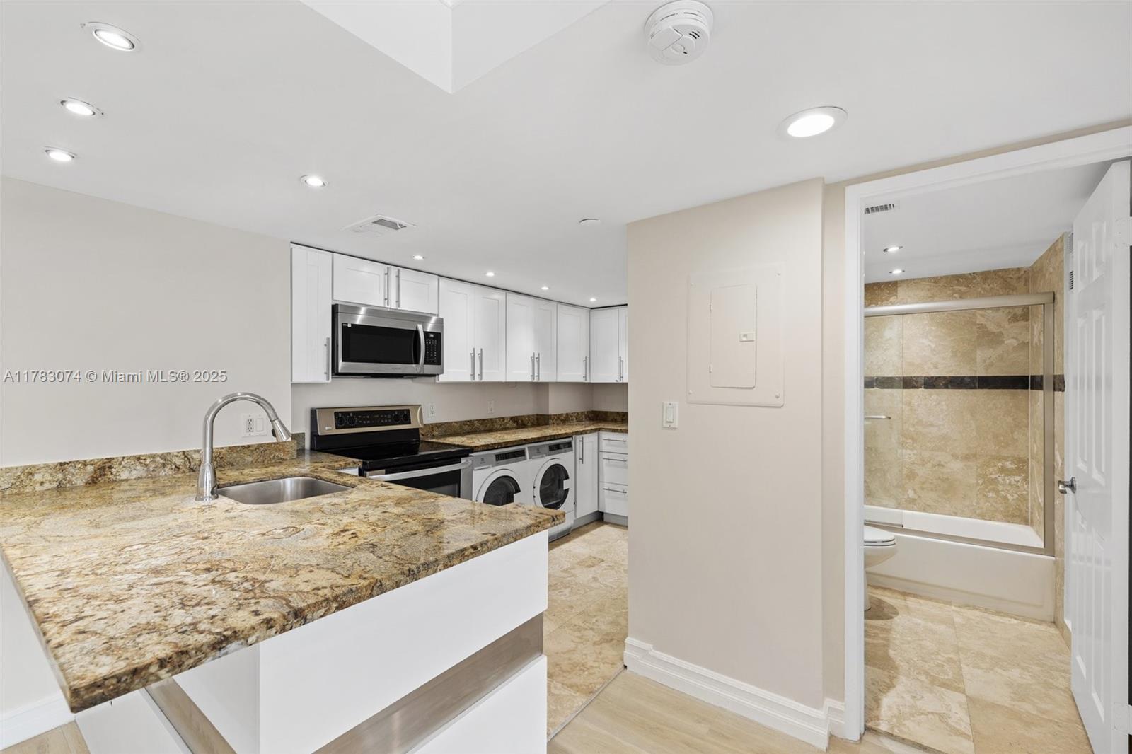 ISOLA CONDO - Residential