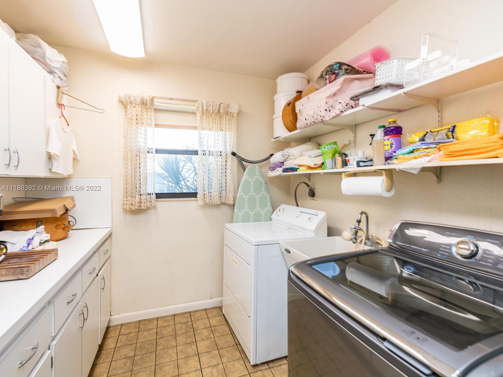 CORAL BAY SEC B - Residential