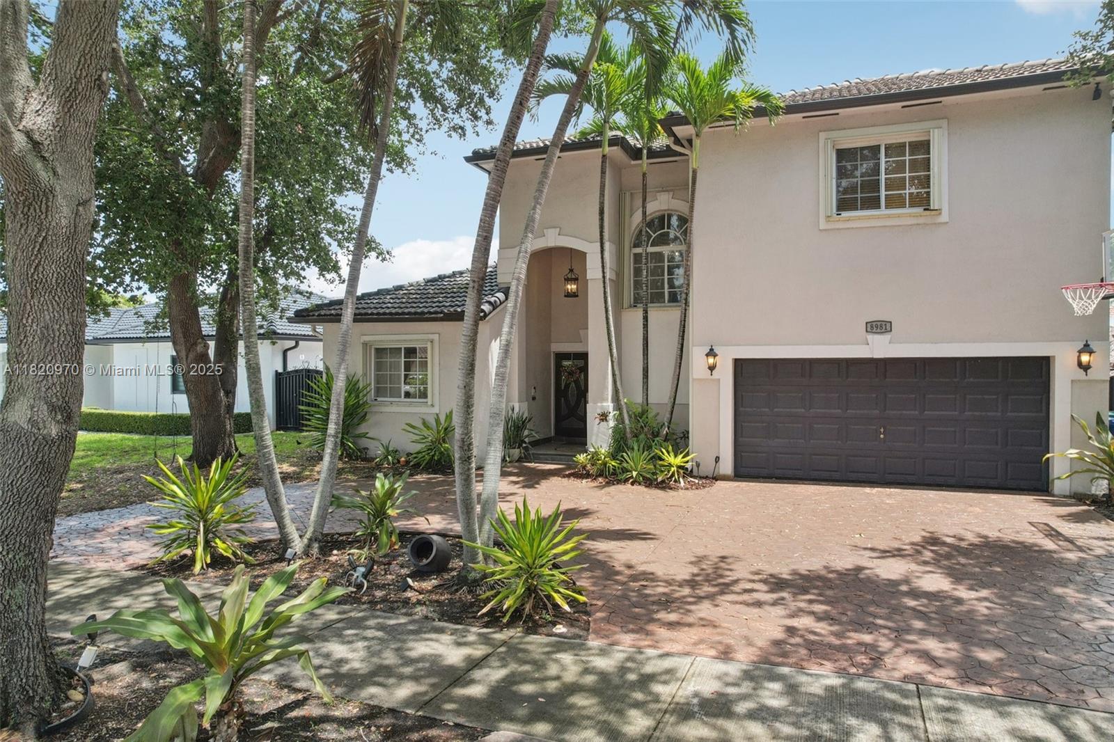 Property for Sale at 8981 Nw 166th Ter, Miami Lakes, Miami-Dade County, Florida - Bedrooms: 4 
Bathrooms: 3  - $899,000