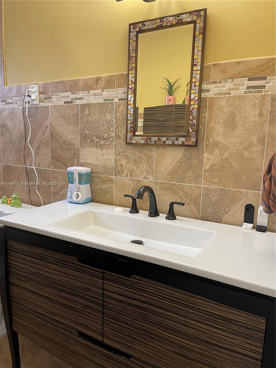 FAIRFAX BROLLIAR - Residential