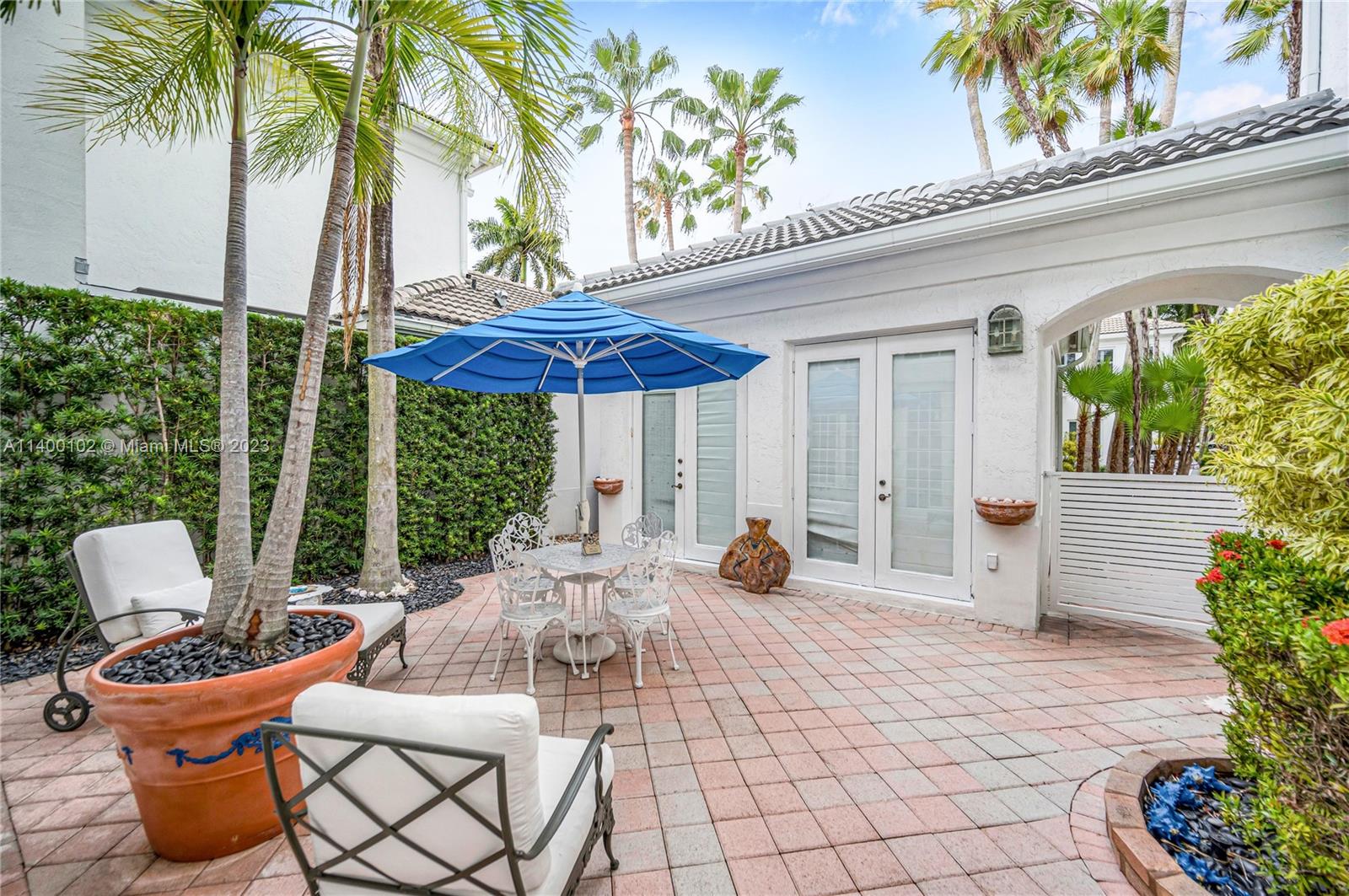 AVENTURA ESTATES - Residential