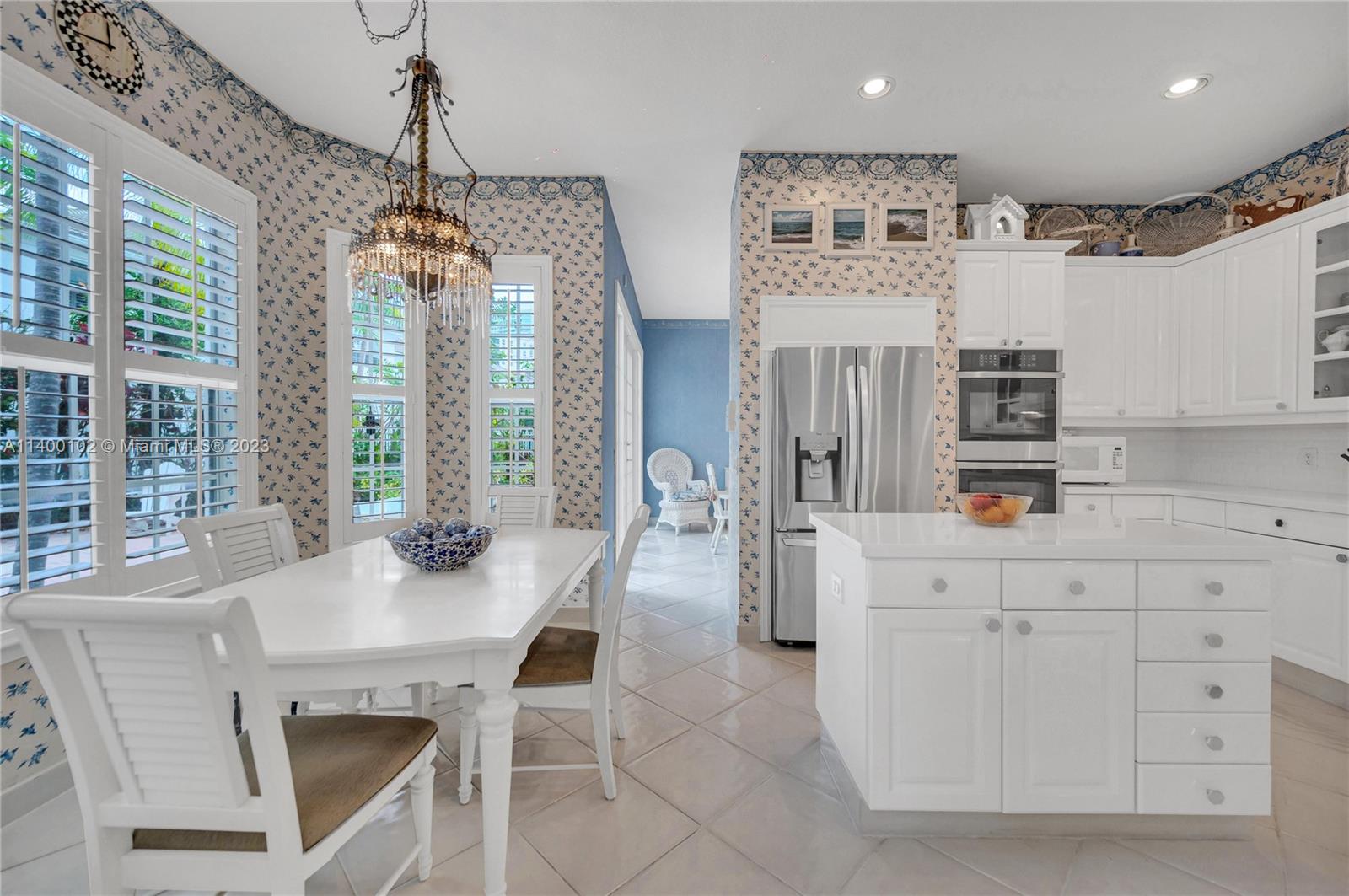 AVENTURA ESTATES - Residential