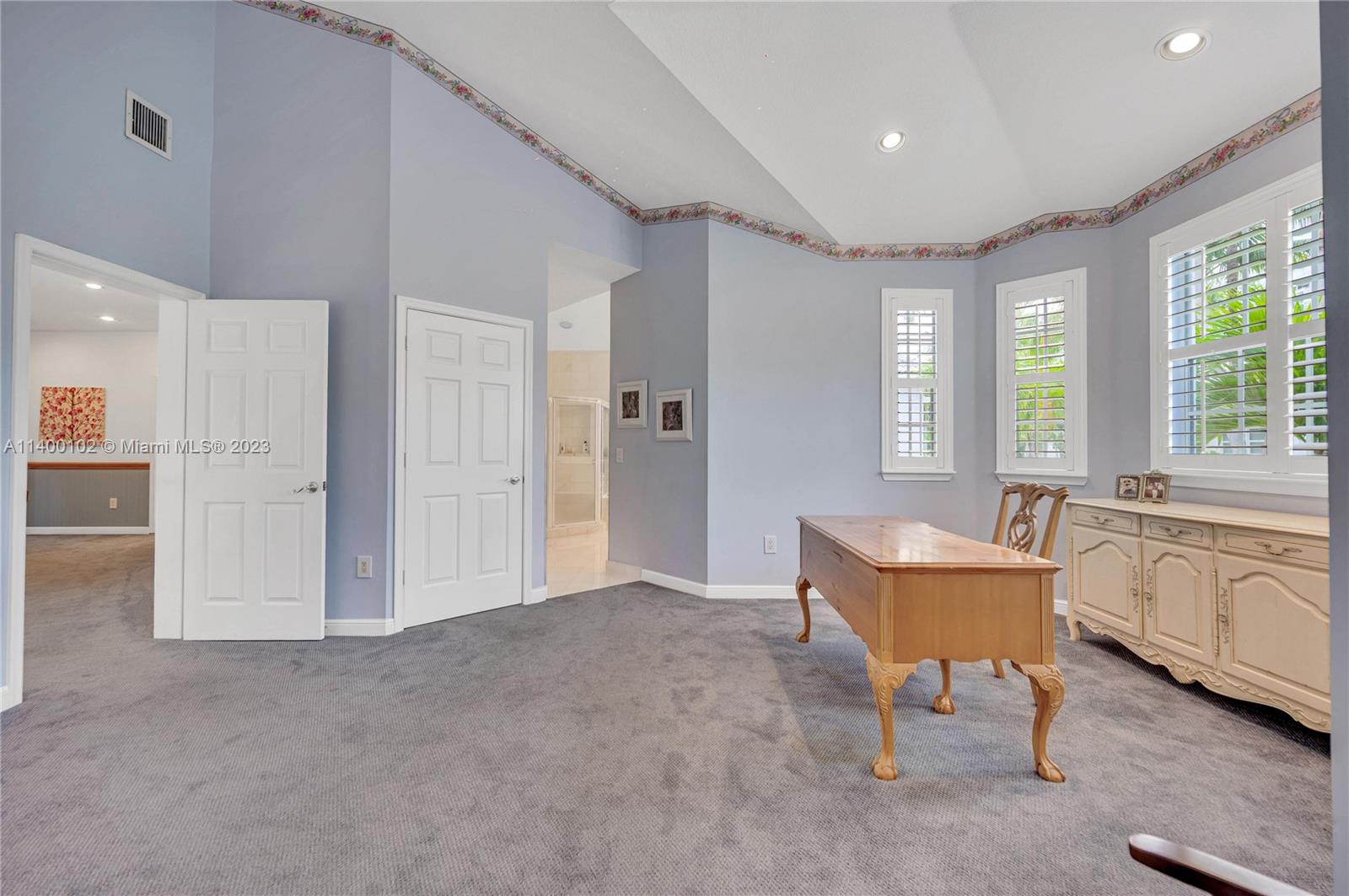 AVENTURA ESTATES - Residential