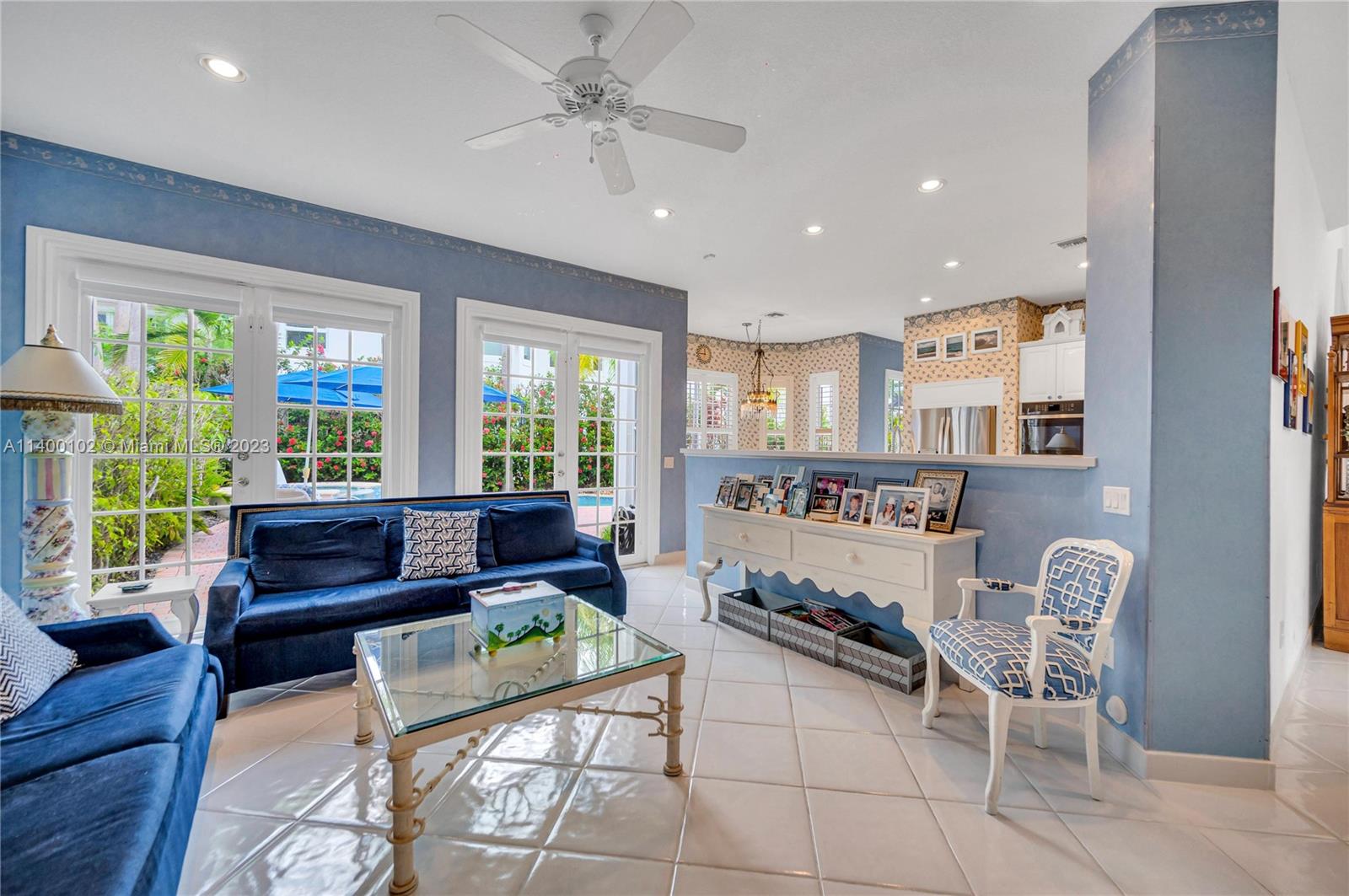 AVENTURA ESTATES - Residential