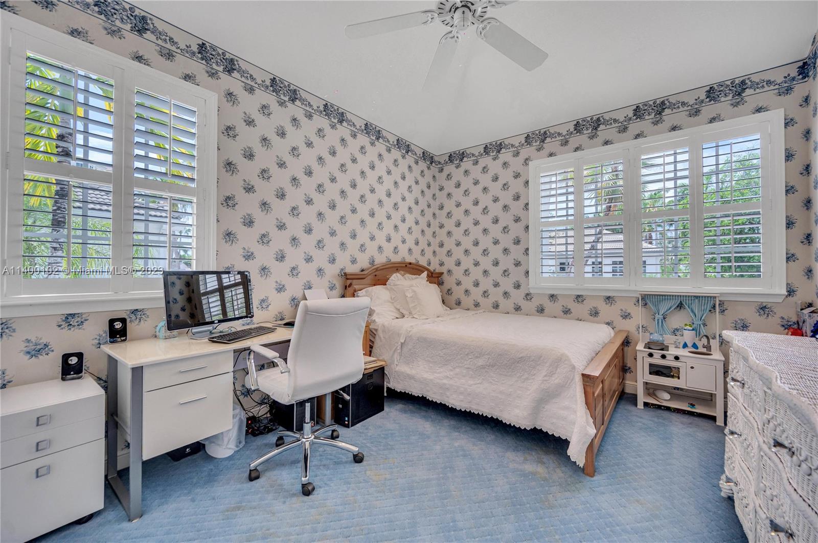 AVENTURA ESTATES - Residential