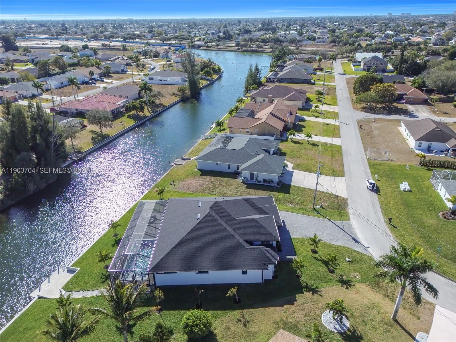 CAPE CORAL - Residential