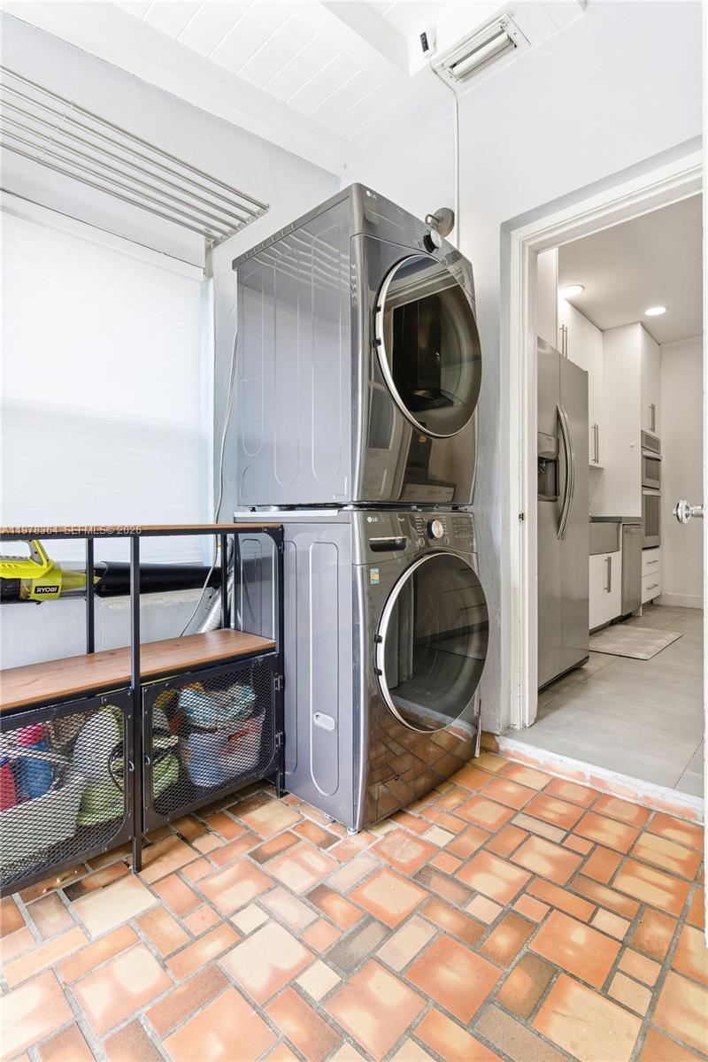 AMD PL GRIFFING BISCAYNE - Residential