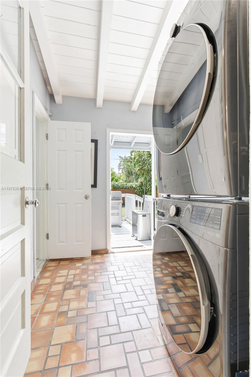 AMD PL GRIFFING BISCAYNE - Residential