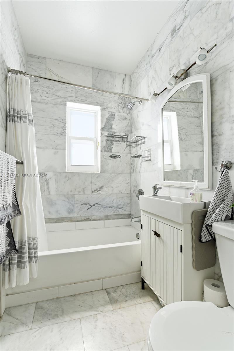 AMD PL GRIFFING BISCAYNE - Residential