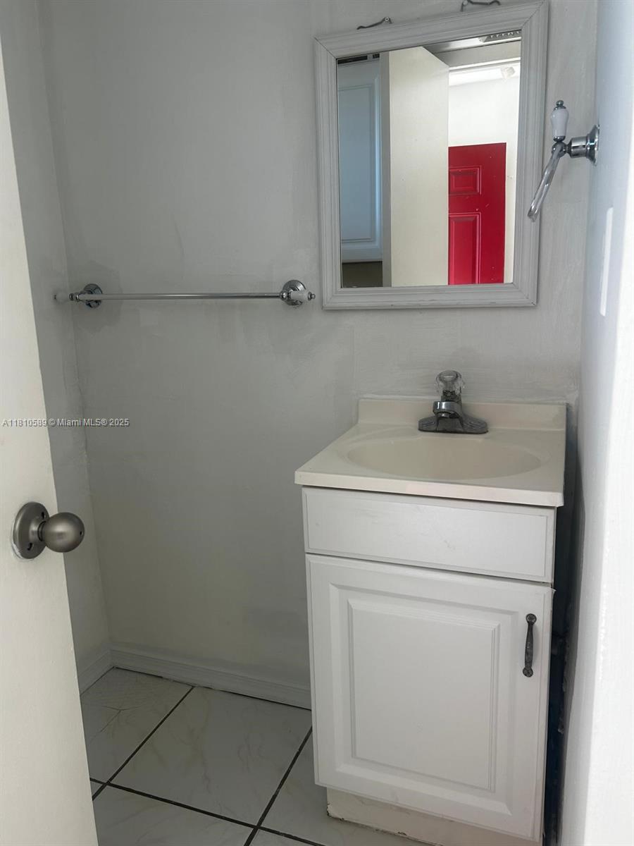 ROLLING GREEN CONDO C - Residential