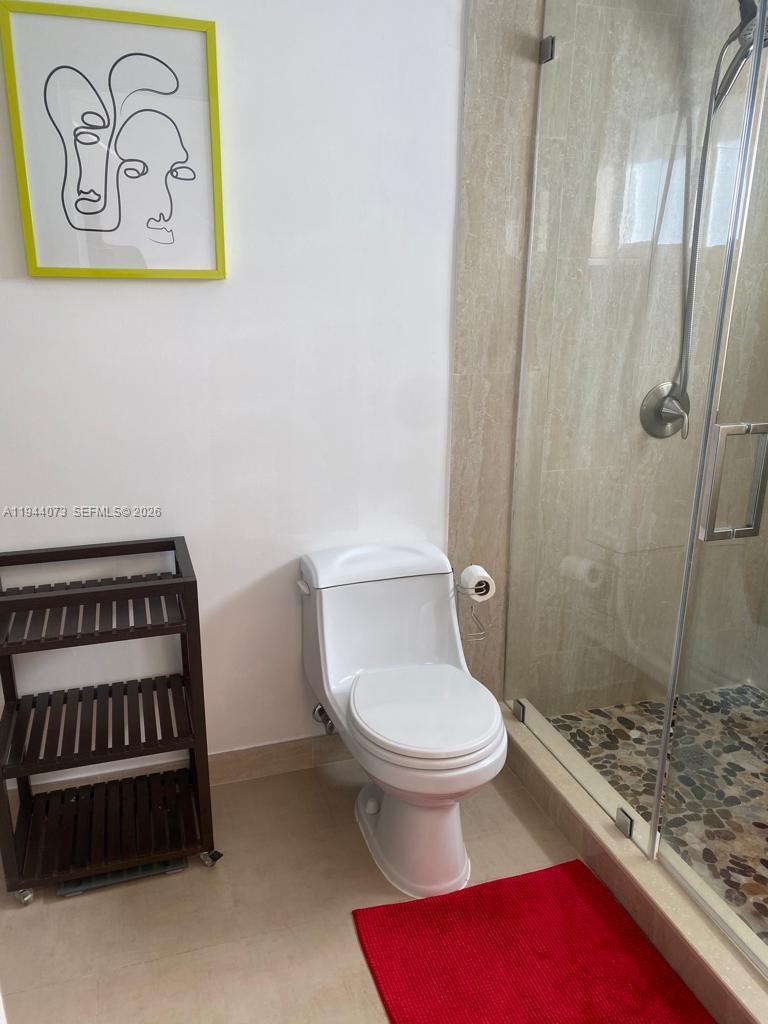 LAKES OF THE MEADOW-MEADO - Residential Lease