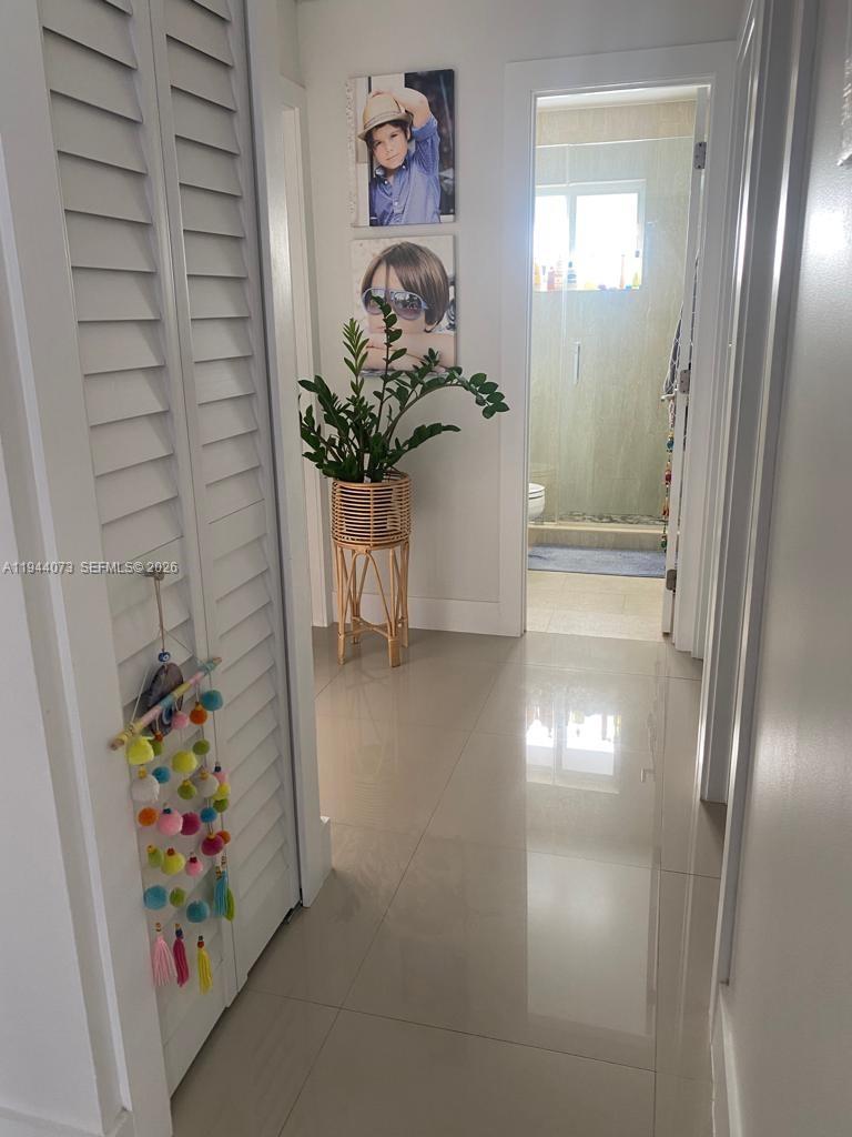 LAKES OF THE MEADOW-MEADO - Residential Lease