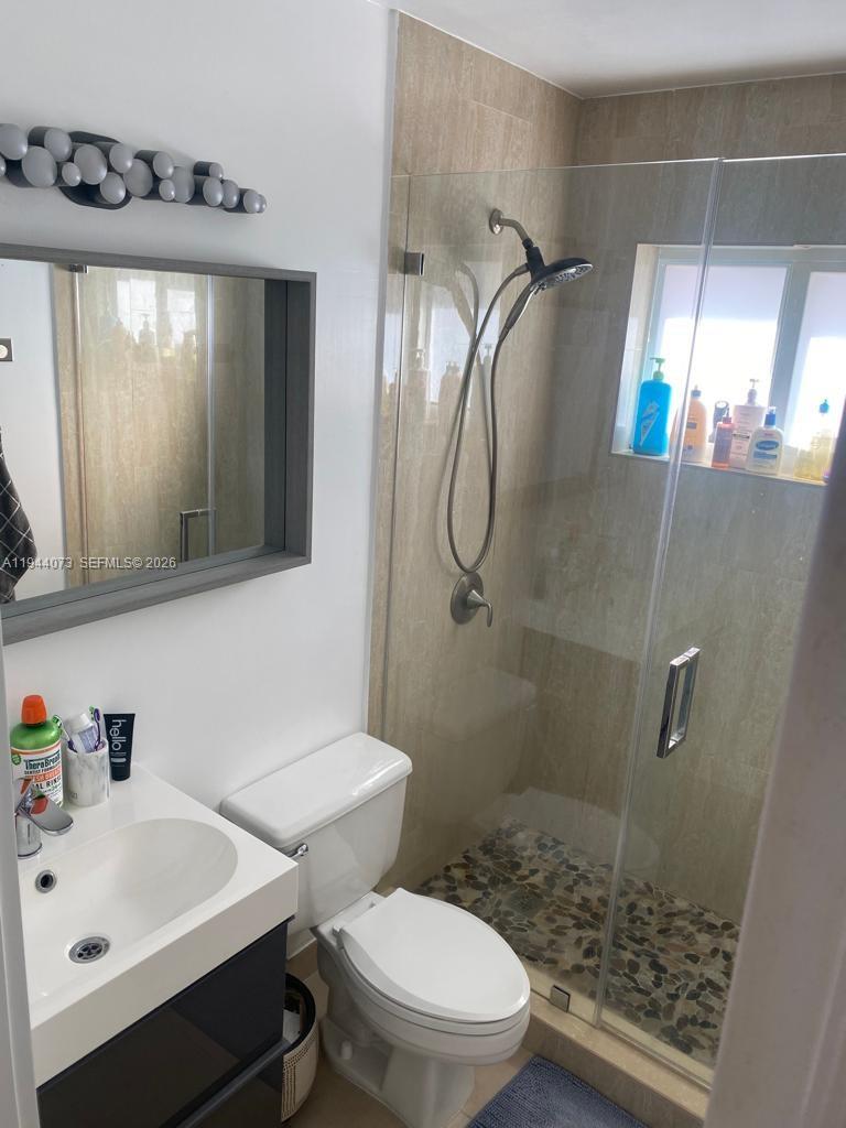 LAKES OF THE MEADOW-MEADO - Residential Lease