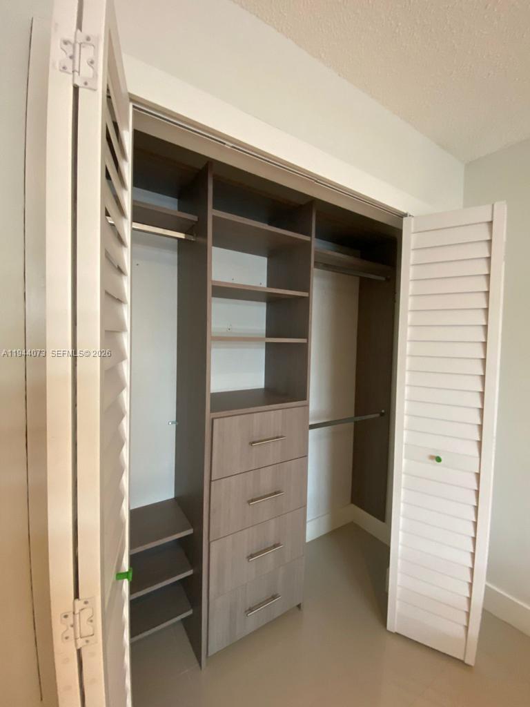 LAKES OF THE MEADOW-MEADO - Residential Lease