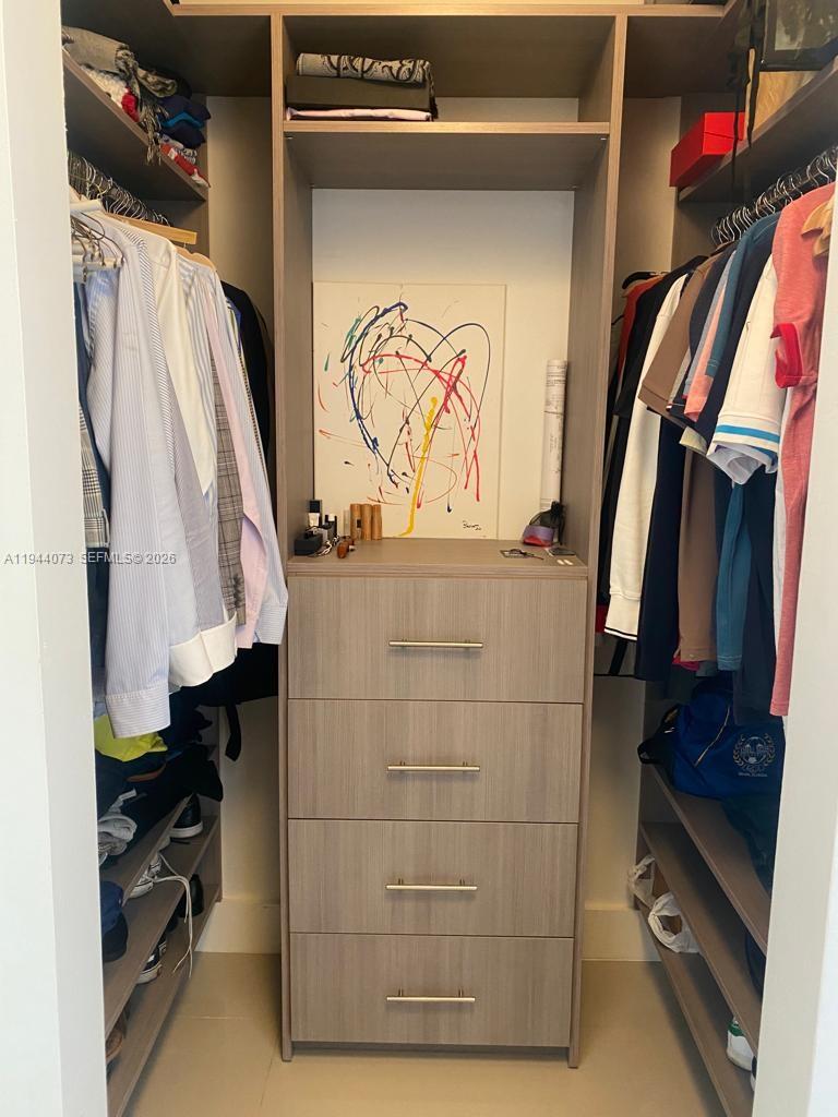 LAKES OF THE MEADOW-MEADO - Residential Lease