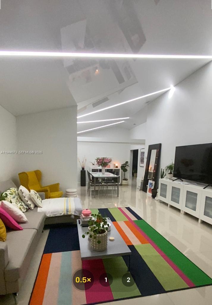 LAKES OF THE MEADOW-MEADO - Residential Lease