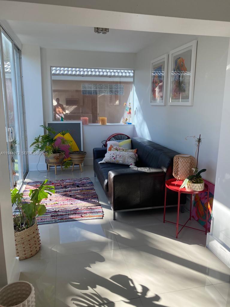 LAKES OF THE MEADOW-MEADO - Residential Lease