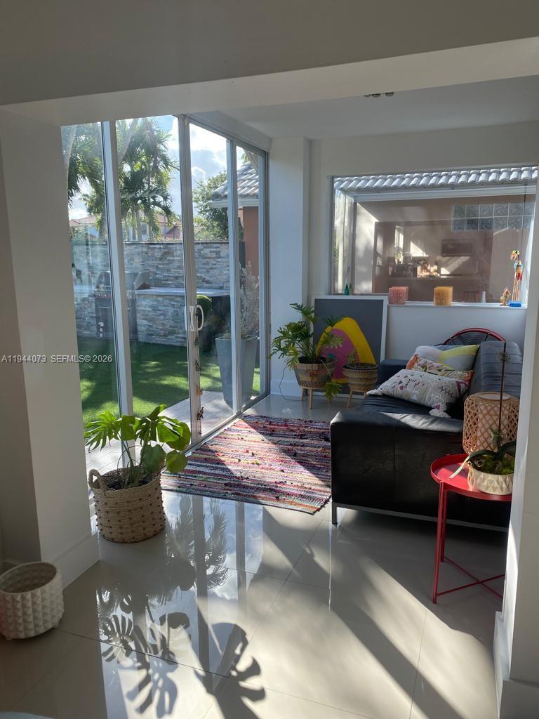 LAKES OF THE MEADOW-MEADO - Residential Lease