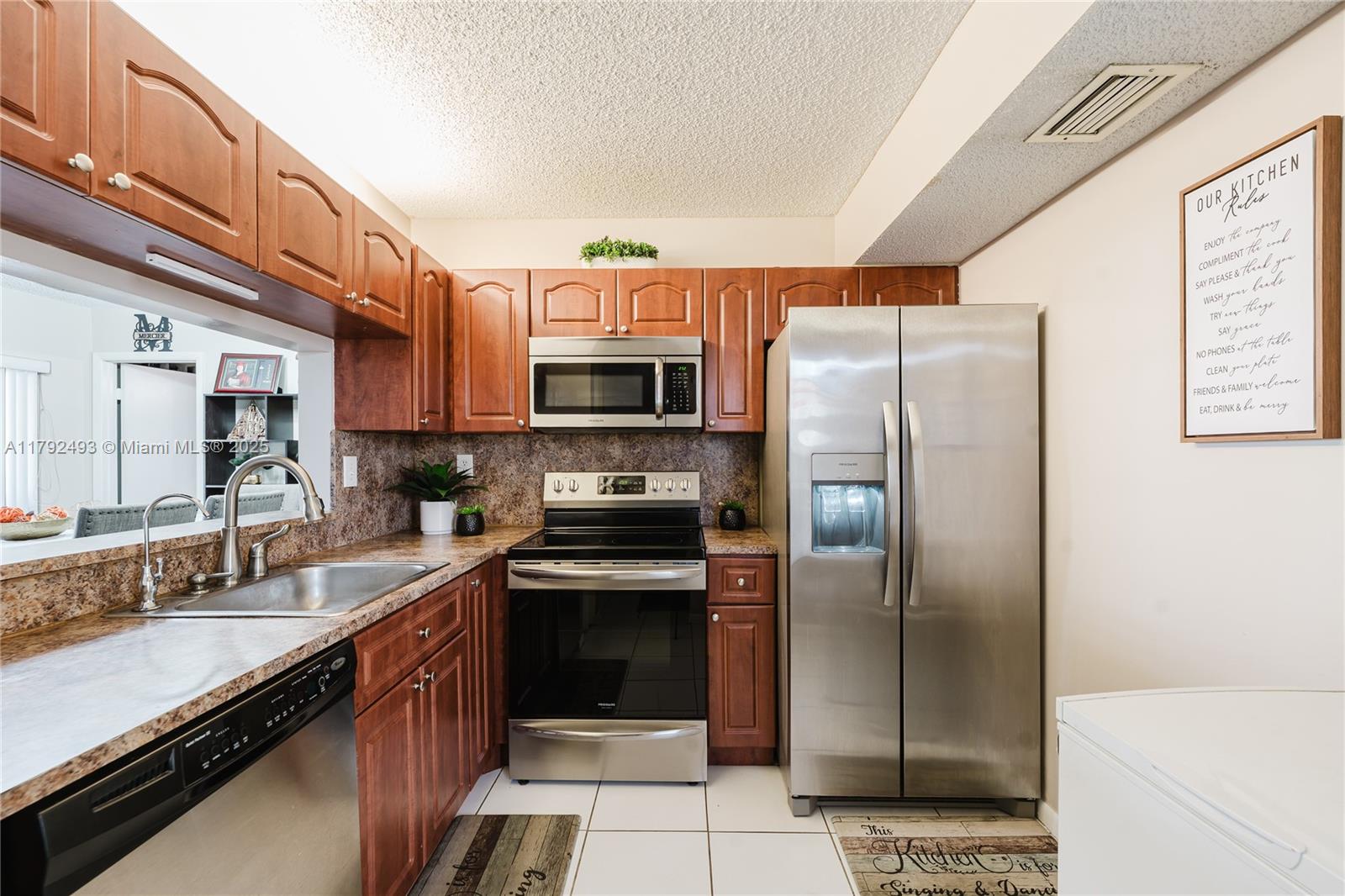 1100 N Hiatus Rd 1100