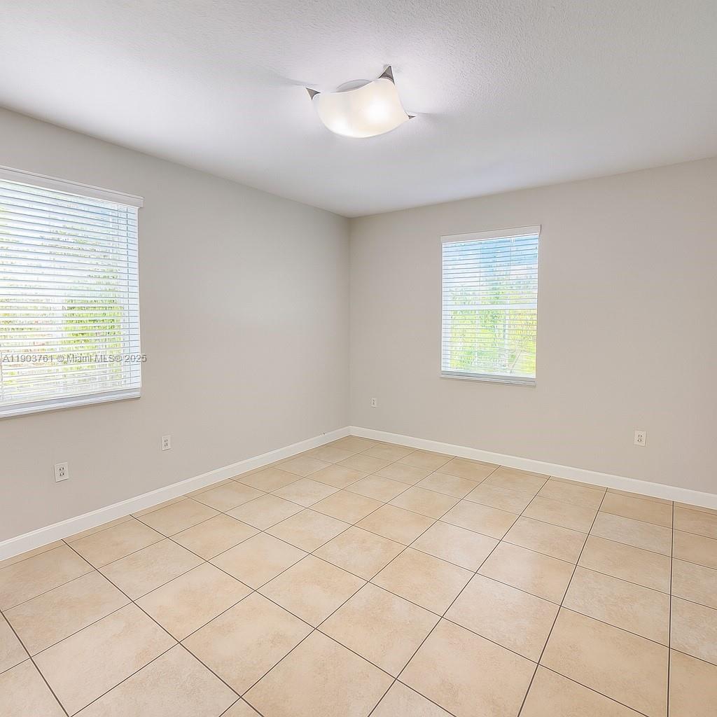 KEYS GARDEN - Residential Lease