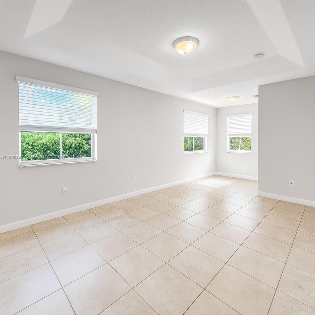 KEYS GARDEN - Residential Lease