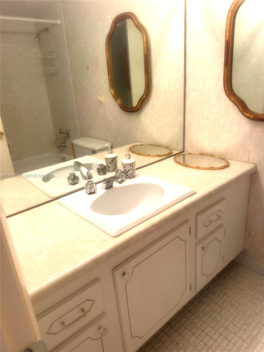 FAIRWAYS RIVIERA NORTH CO - Residential