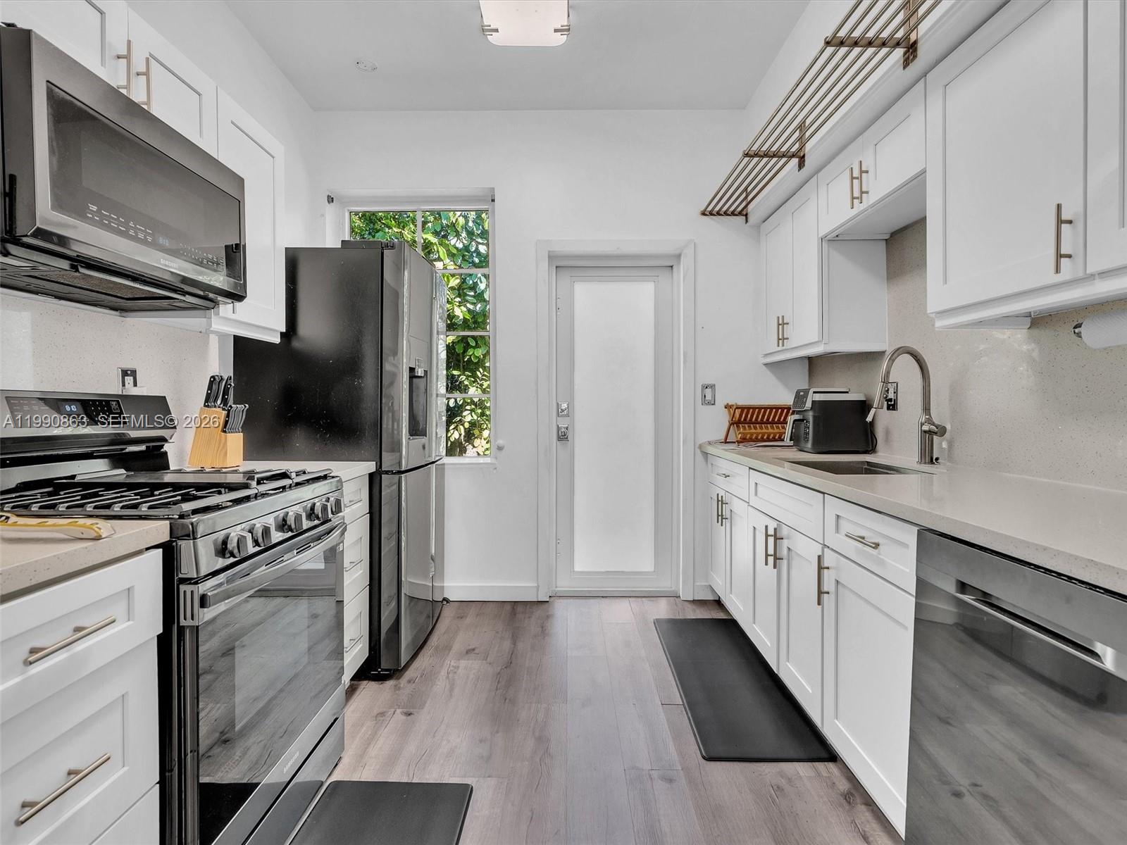 NINE TEN CONDO - Residential