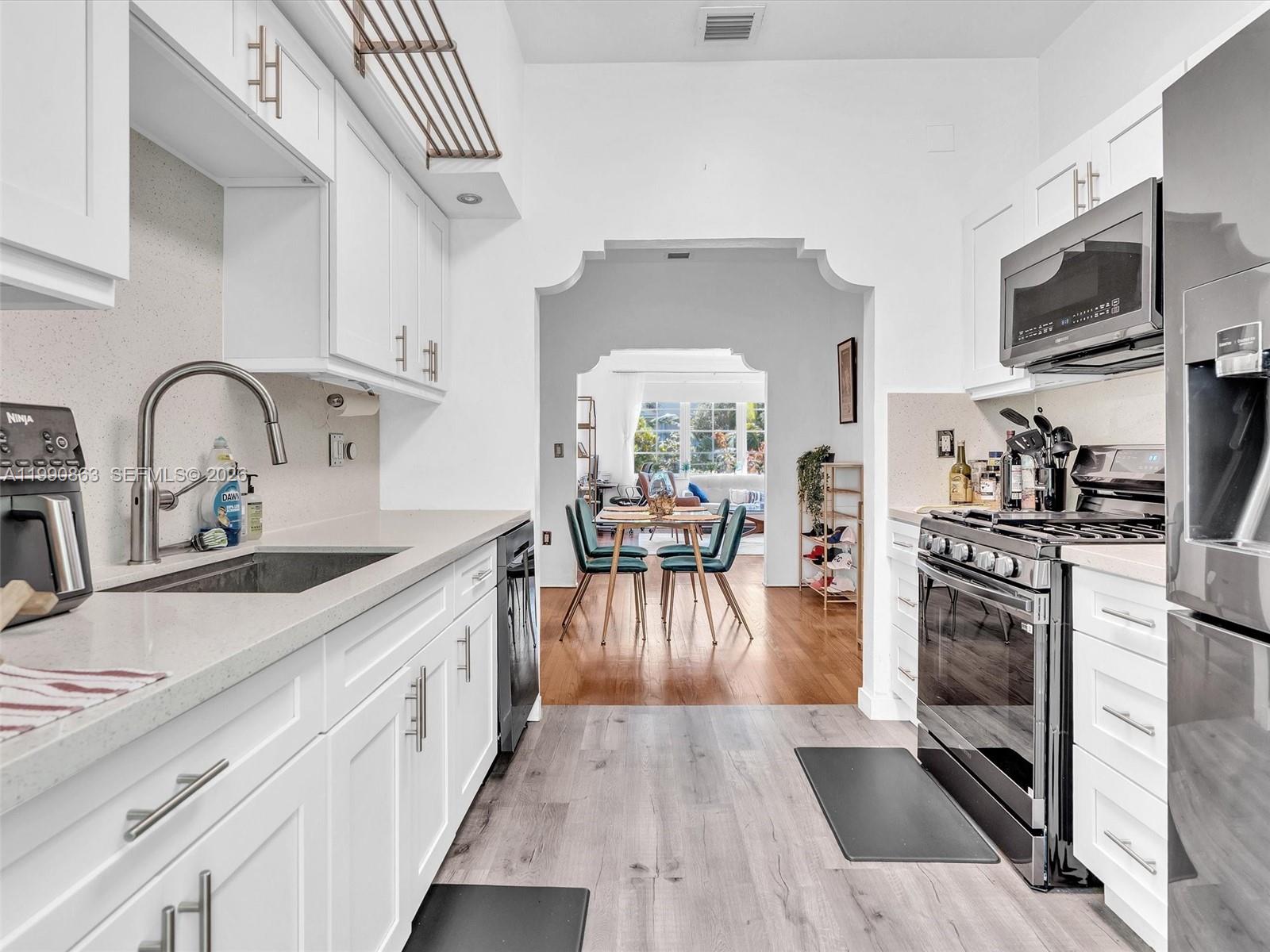 NINE TEN CONDO - Residential