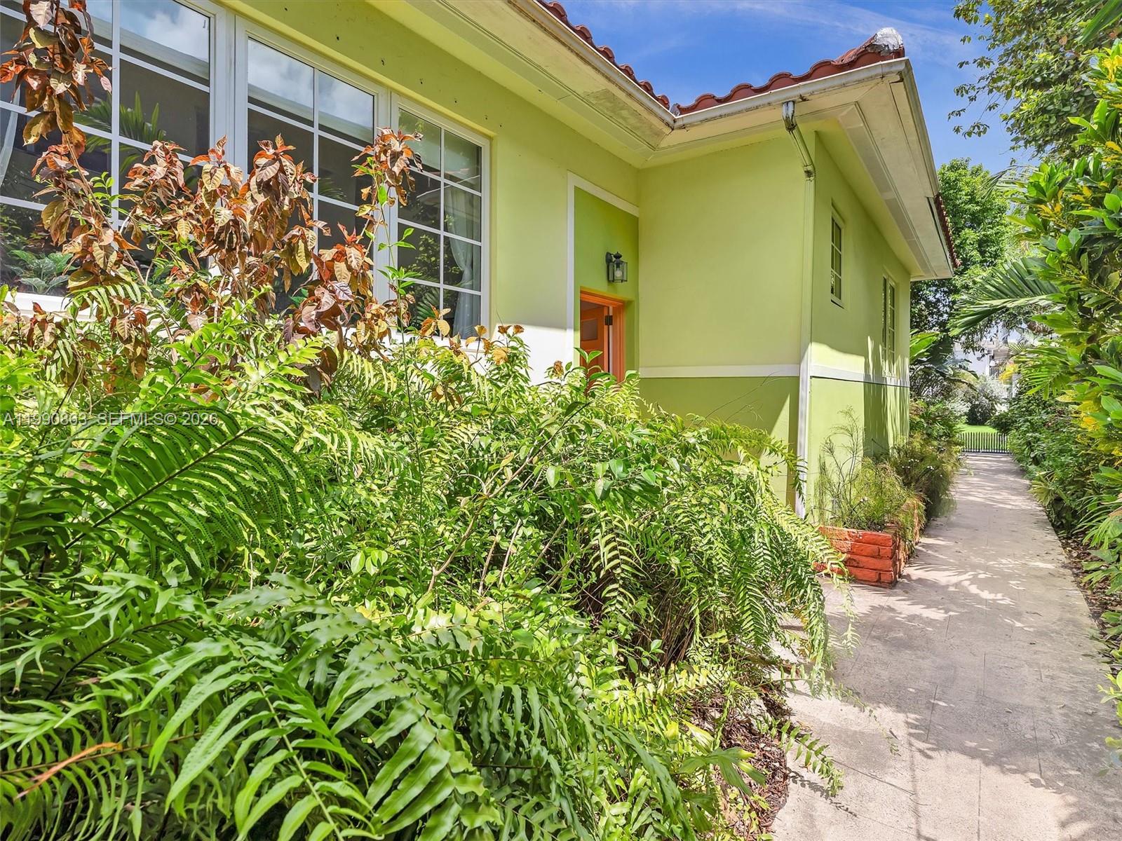 NINE TEN CONDO - Residential