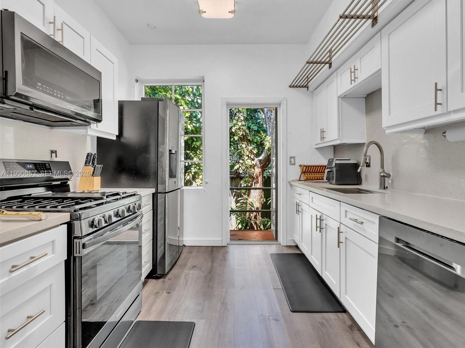 NINE TEN CONDO - Residential