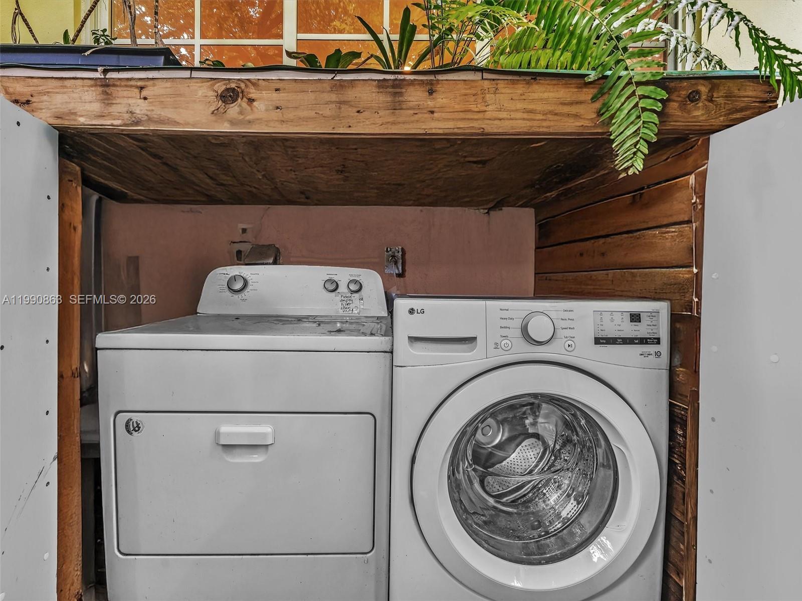 NINE TEN CONDO - Residential