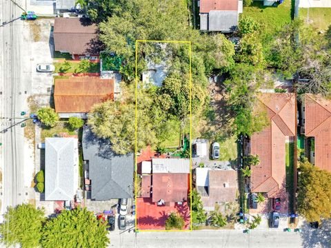 811 NW 24th Ct Miami FL 33125