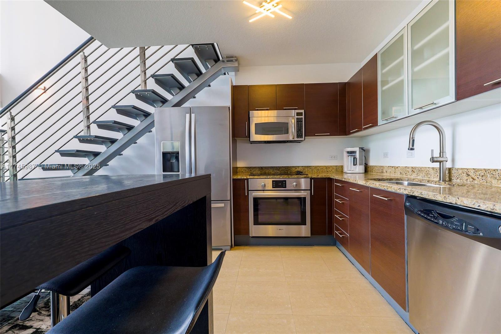 41 SE 5th St 2011