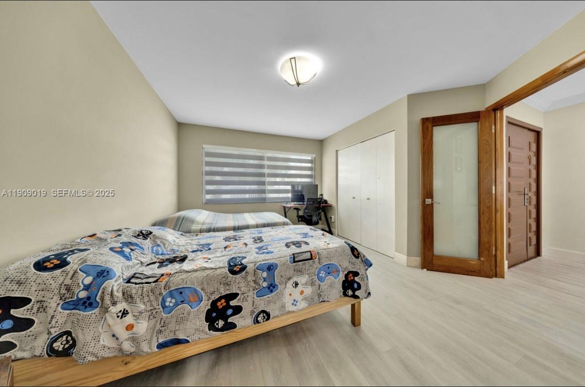 DORAL WOODS - Residential