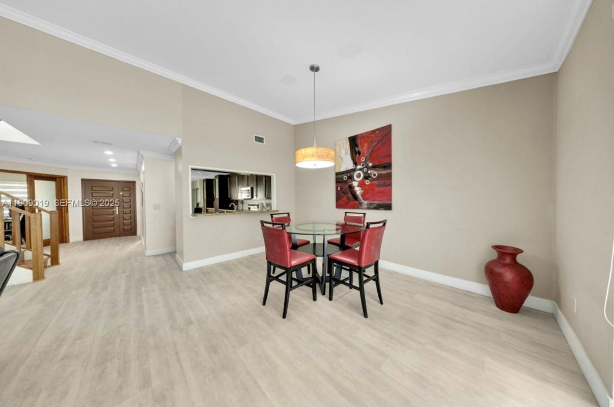 DORAL WOODS - Residential