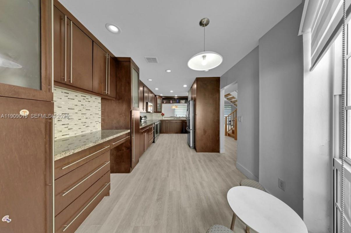 DORAL WOODS - Residential