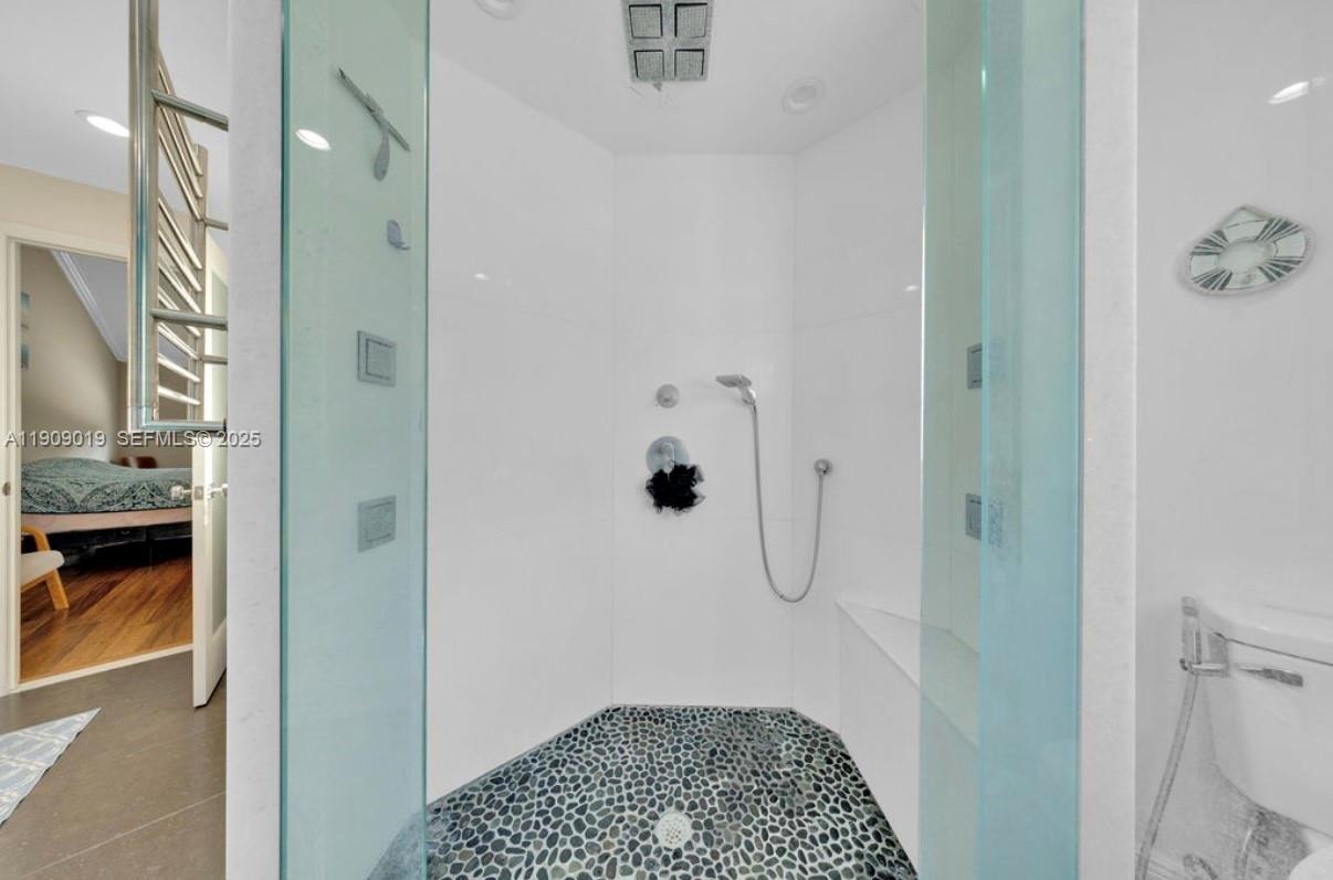 DORAL WOODS - Residential