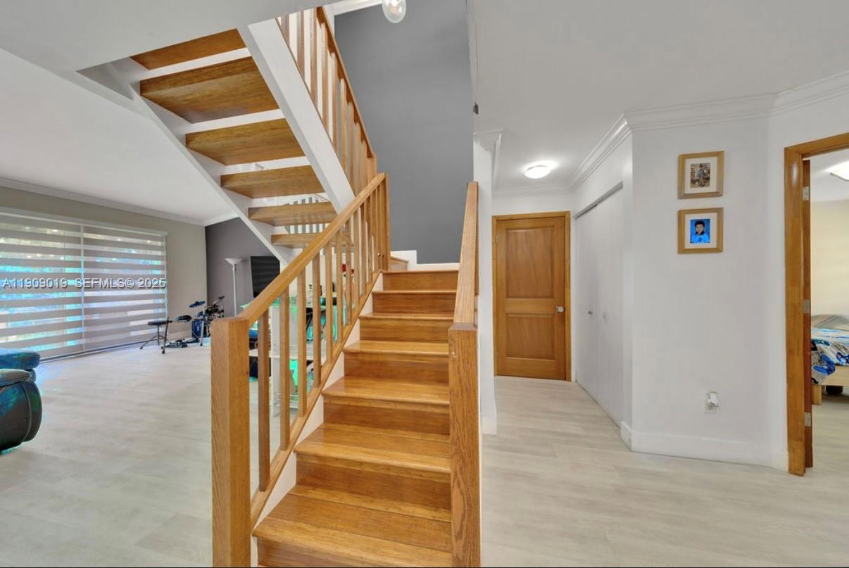 DORAL WOODS - Residential