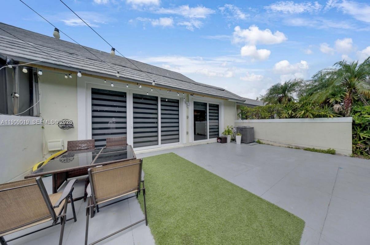 DORAL WOODS - Residential