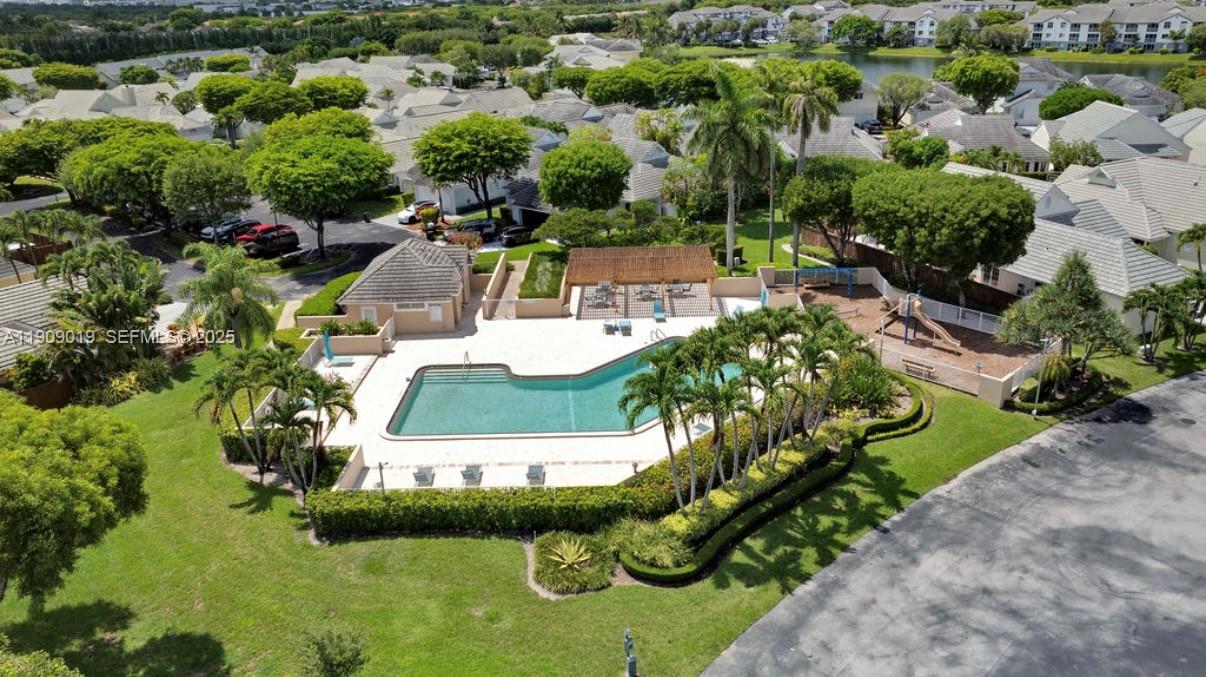 DORAL WOODS - Residential