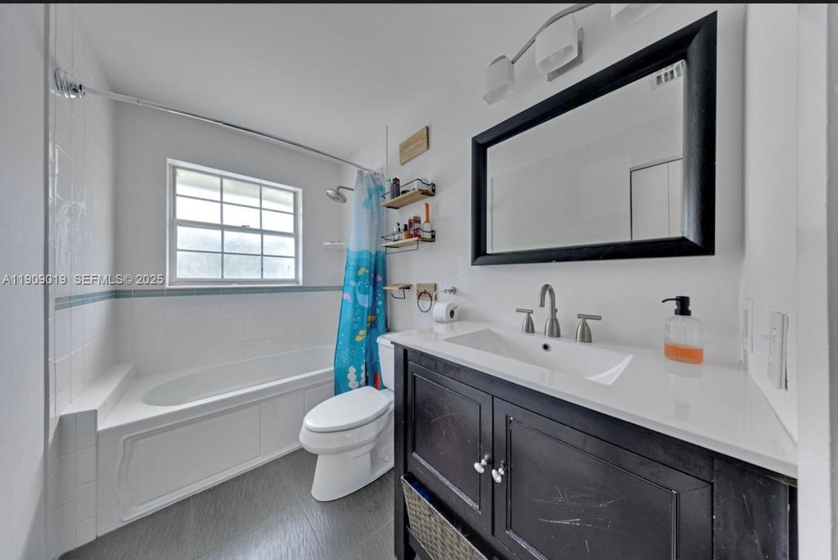 DORAL WOODS - Residential