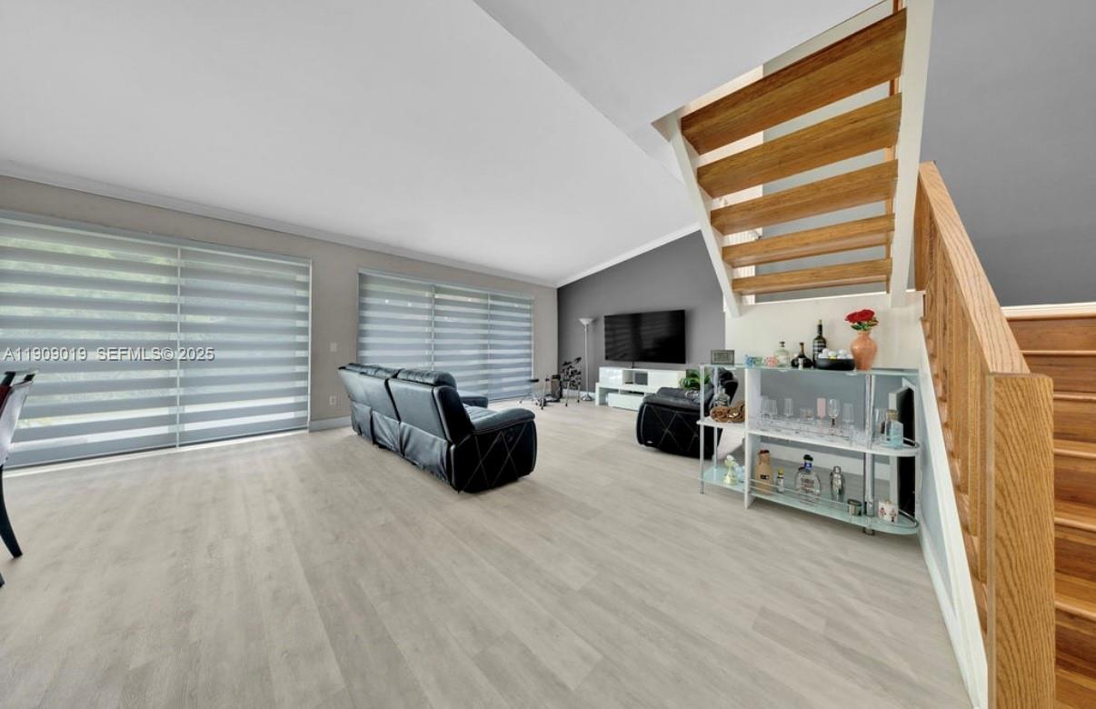 DORAL WOODS - Residential