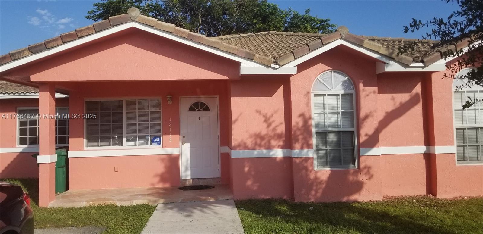 Rental Property at 18113 Sw 113th Ct, Miami, Broward County, Florida - Bedrooms: 3 
Bathrooms: 2  - $2,995 MO.