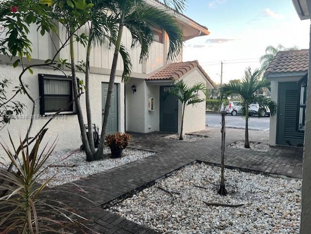 SEVILLE TOWNHOUSES CONDO - Residential