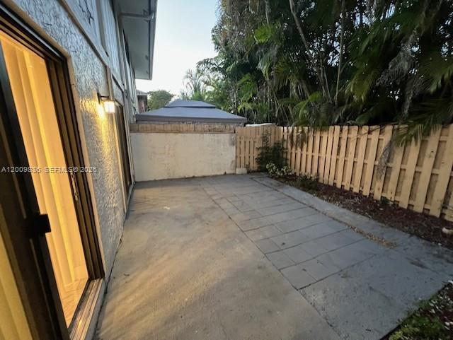 SEVILLE TOWNHOUSES CONDO - Residential